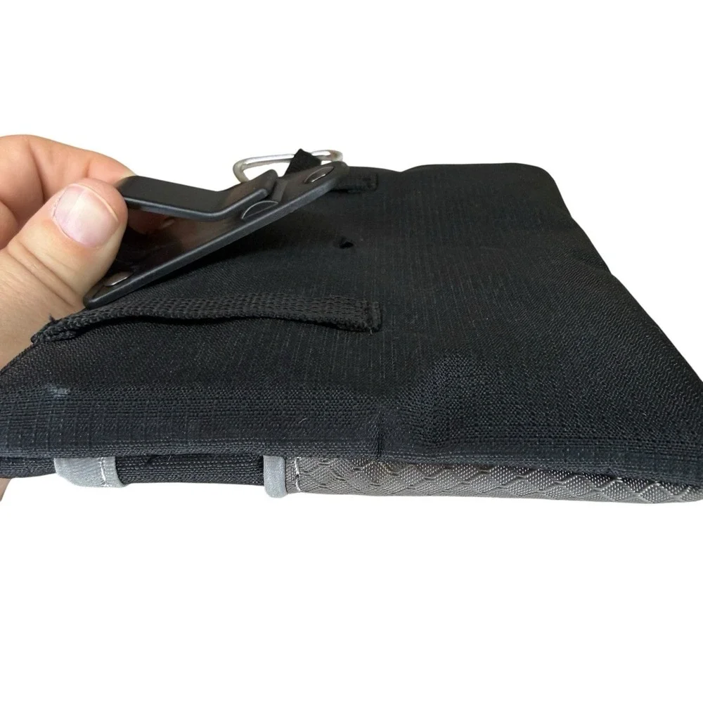 Top Paw Treat Pouch With Waste Bag Dispenser,‎ Waist Clip, Fair Used Condition